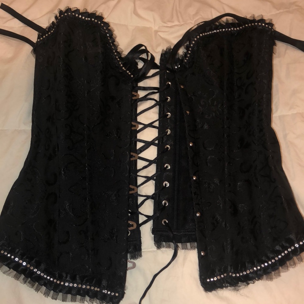 H&R sexy lace up corset